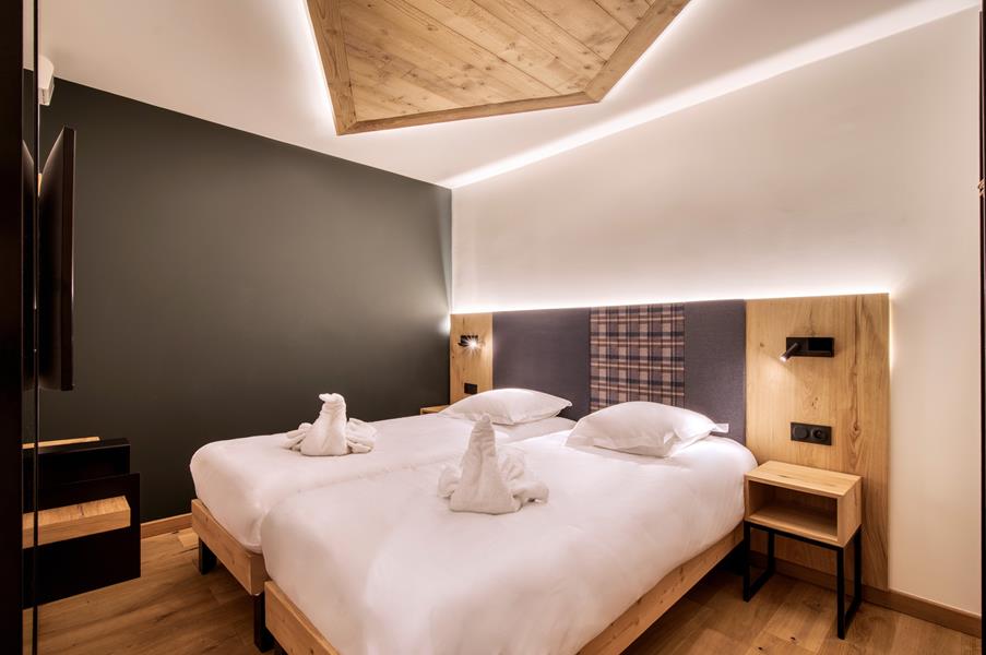 2 lits simples (90*200) avec TV - sans fenêtre