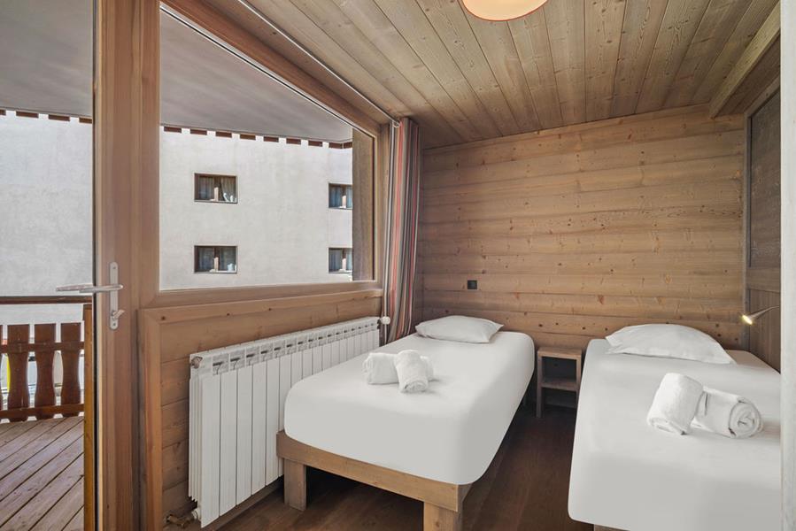 2 lits simples (90*200) avec TV