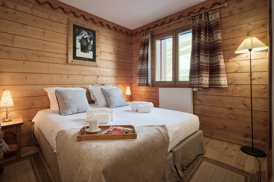 2 lits simples (90*200) et salle de douche attenante