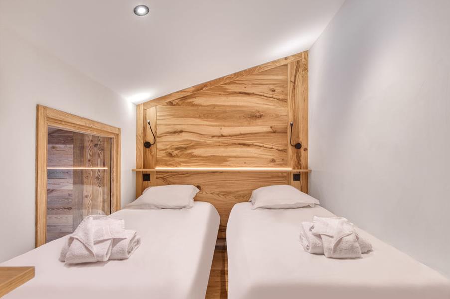 2 lits simples (90*200) avec TV