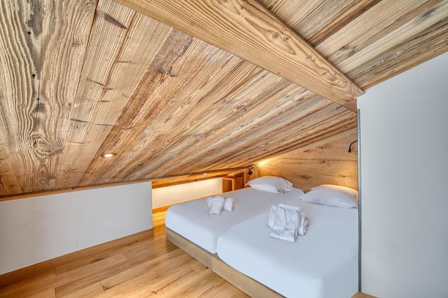 2 lits simples (90*200) avec TV (sous pentes)